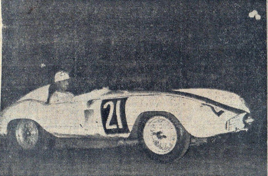 Messina '55 - Dos Santos durante la noche en el Ferrari 750 Mondial 0562 messina[1].jpg