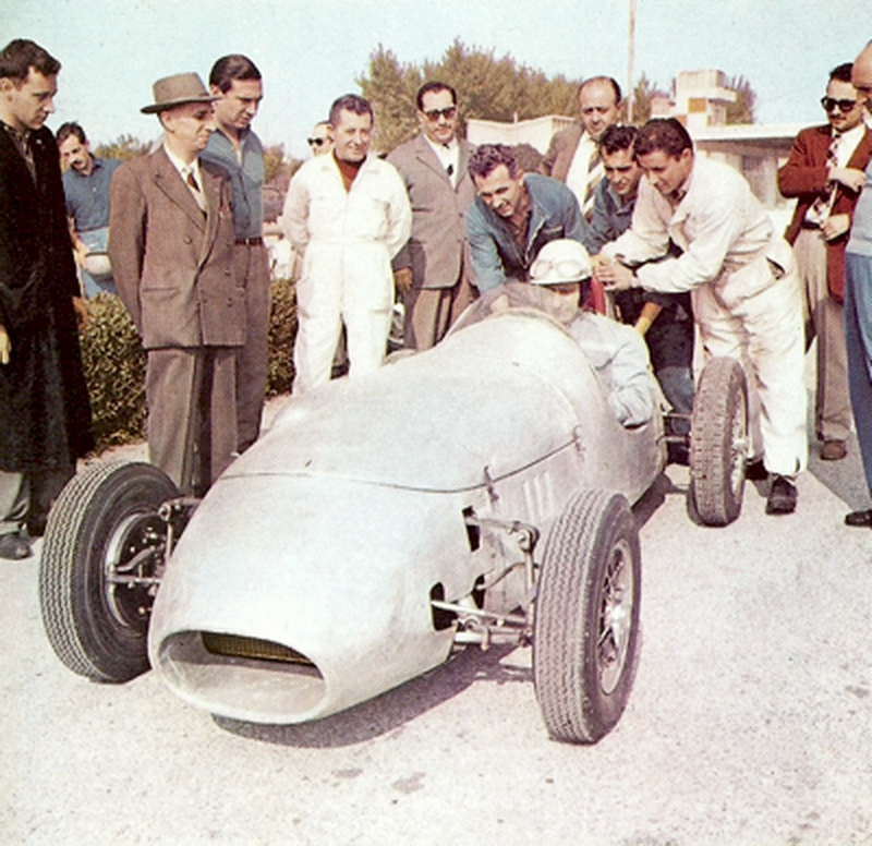 Juan_Mauuel_Fangio_2[1] x 800.png