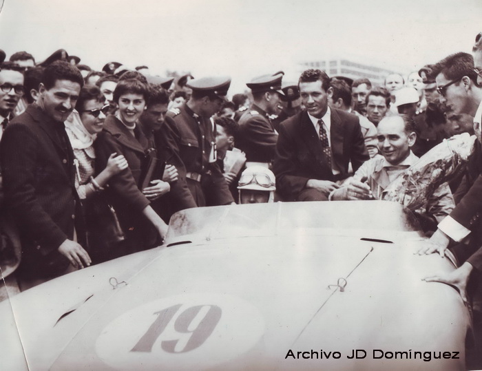 BOGOTA GP '59 - EL TRIUNFO DE I DOMINGUEZ EN FERRARI 500 MONDIAL 0404 024[1].jpg