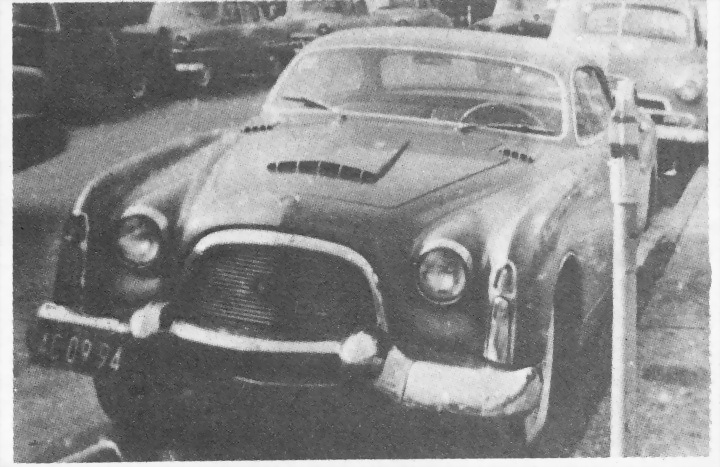 Chrysler Ghia en la calle - Foto Galo López Q.jpg