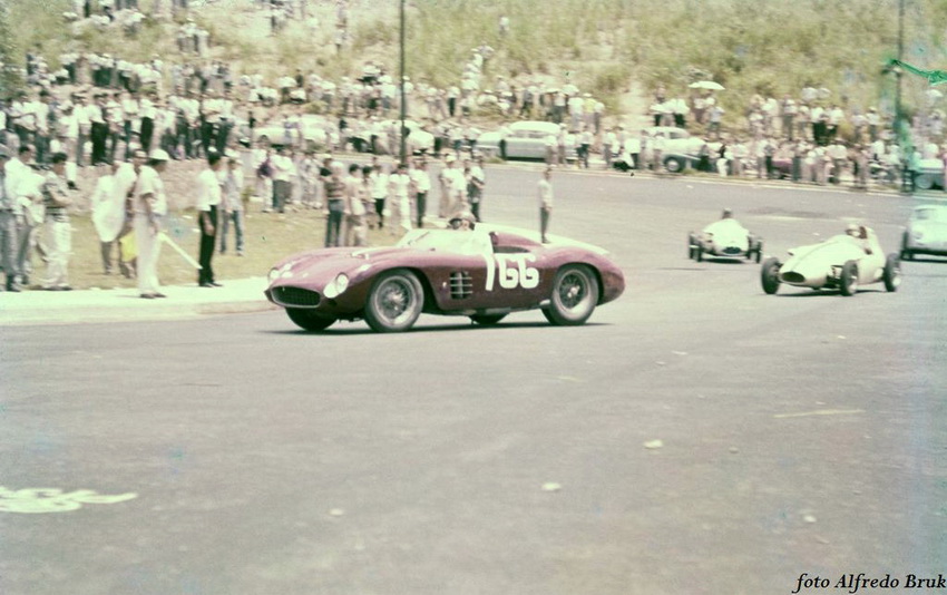 Caracas '60 - Cumbres de Curumo - El ferrari 500 TRC cumbres_redimensionar.jpg