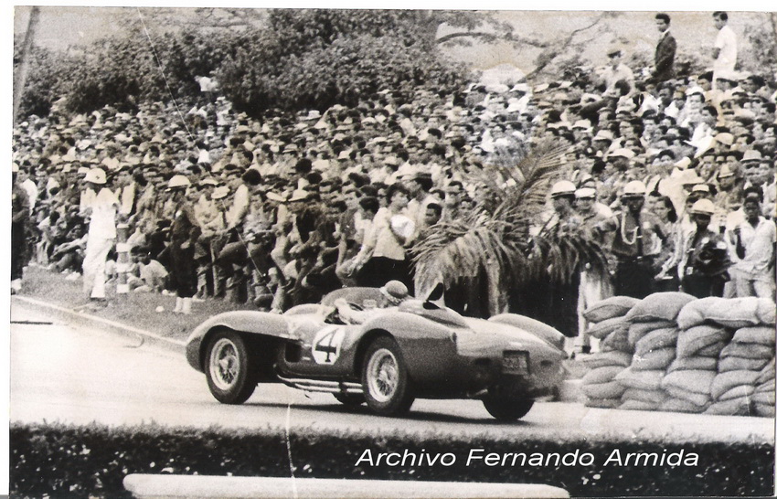 CARACAS '66 - EL FERRARI 250 TR DE RODRIGO BORGES - Foto Fernando Armida x Edoardo Magnone.jpg