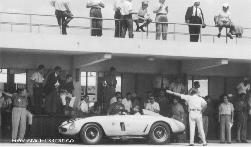 B Aires '56 - El Ferrari 750 Mondial 0440 # 30 de Dos Santos-Fayen retirado por daño eje trasero.jpg