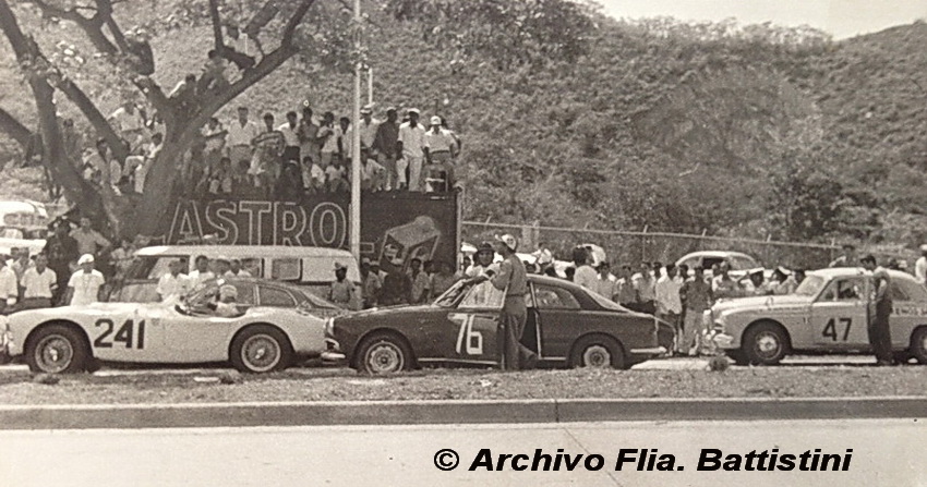 Valencia '58 - El AC de ..., el Alfa Giulieta de Sauro Battistini y el Alfa de P L Monteverdi - Foto Rebecca Battistini Snapseed[1] g_redimensionar.jpg