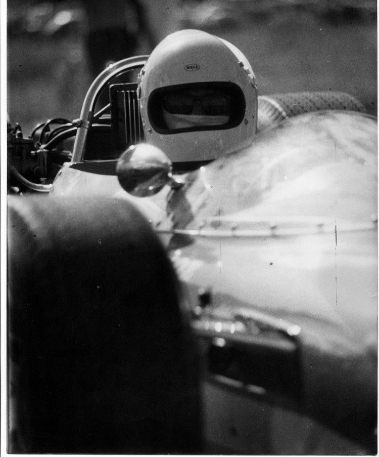 San carlos 1970 parilla salida red.jpg