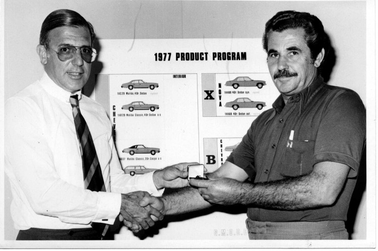 E Munoz y E Ramos 1977 red.jpg