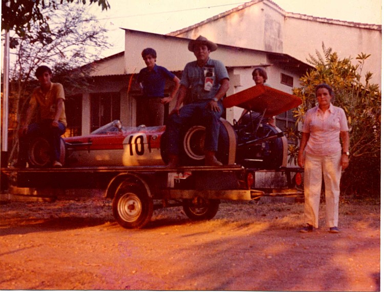 Practicas 1973 red.jpg