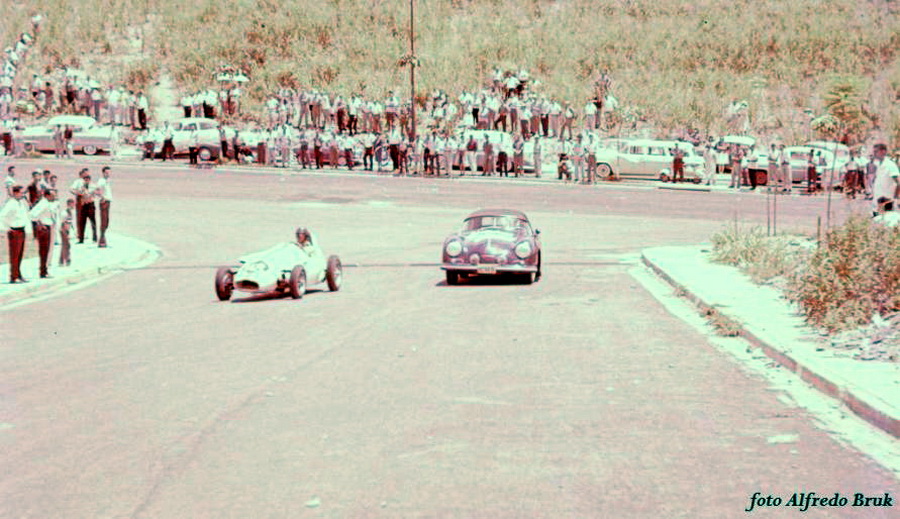 Cumbres de Curumo - El Stanguellini y Porsche - Foto Alfredo Bruck.jpg