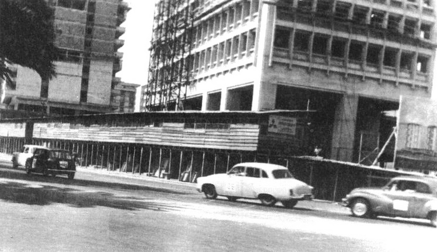 S. Diego '64 - el Wartburg Fernando Villa y DKW F 11 de Bobby Dennet (YV) y otros - Foto F Villa .jpg