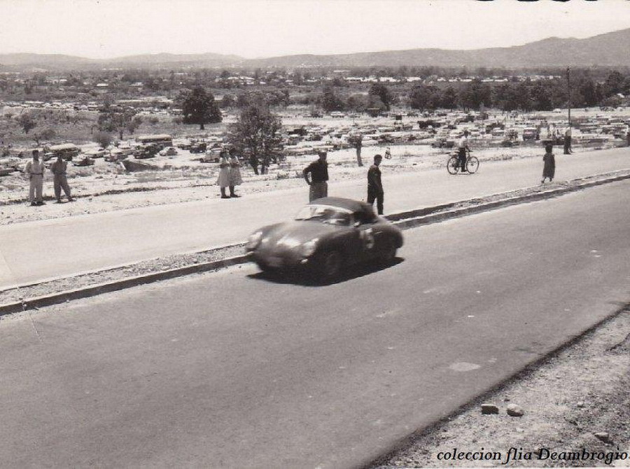 Cucuta 1961 - El Porsche armando porsche speedster.jpg
