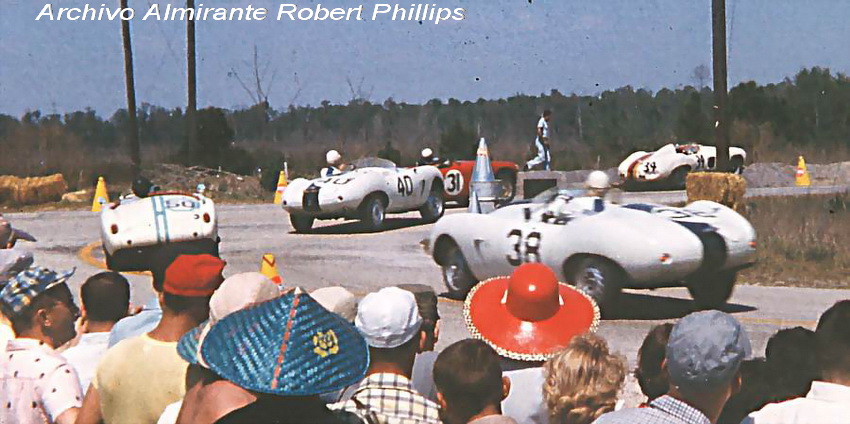 Sebring '56 - Accidente del Ferrari 500 # 34 de Julio Pola - Foto Almirante Robert Phillips .jpg
