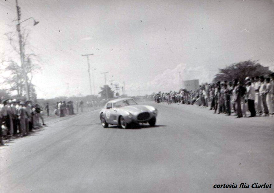 Ciudad Ojeda '64 - El Ferrari-Chevrolet 250 GT MM 0352 de Max Ciarlet - mmciudadojeda[1].jpg