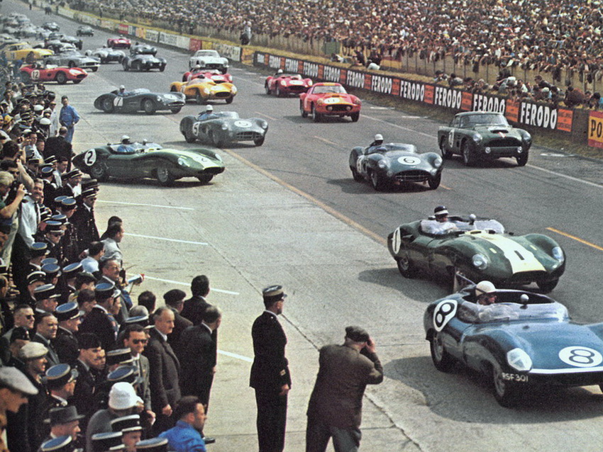 Le Mans '59 - Arranque Ferrari 250 GT Fayen-Munaron - Foto libro Automobile Year.jpg