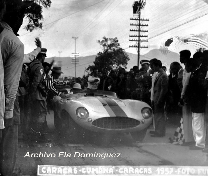 Caracas-Cumaná-Caracas '57 - El Ferrari 500 Mondial 0562 Raul I Domínguez.jpg