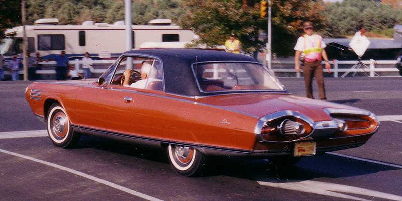 800px-1963_Chrysler_Turbine_in_Hershey_PA[1].jpg