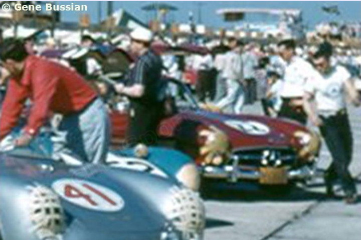 Sebring '56 - El Mercedes Benz 300 SL de Chester Flynn - Foto Gene Bussian.jpg