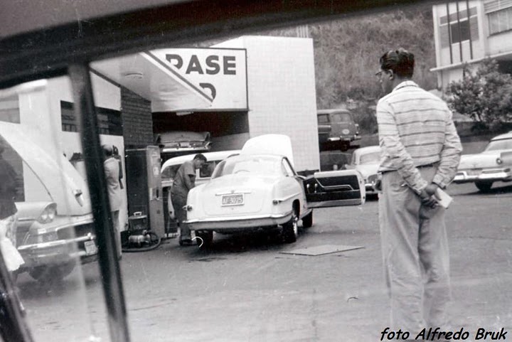 alfa 1900 ghia [1].jpg