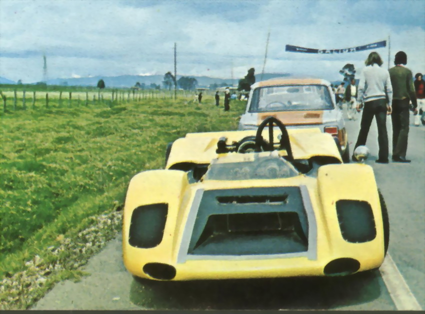 Klm en Autopista a Medellin '72 - Porsche 904 Camilo Mutis - Revista Auto y Pista.jpg
