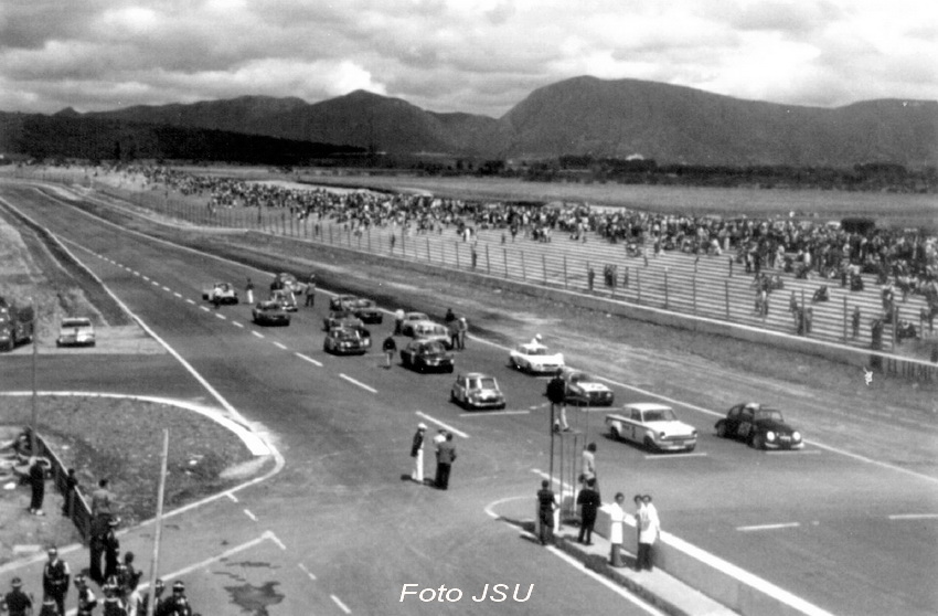 Fraternidad Col Ven '71 - Grilla pequeña cilindrada - Foto Jorge Salgado U.JPG
