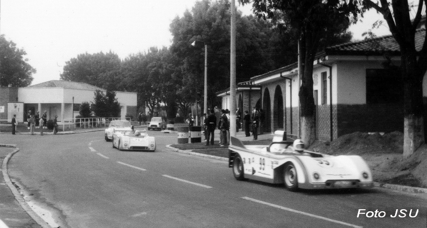 Escuela Militar '75 - Prototipo P20-Porsche # 99 de Camilo Mutis - Foto jsu .JPG
