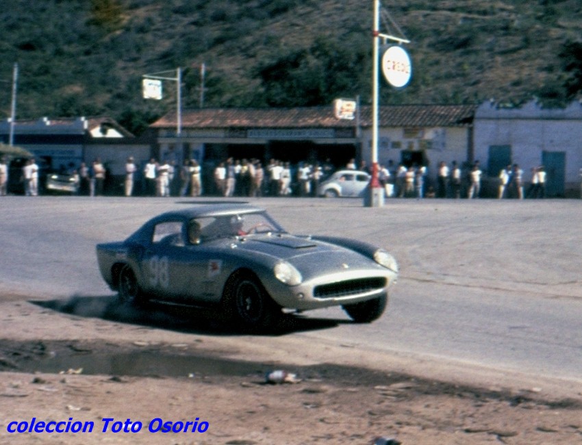 250 GT s-n 0933 - Caracas - Bogota '60 - El Ferrari de Hugo Tosa - Foto Toto Osorio ccsbtatosa[1].jpg