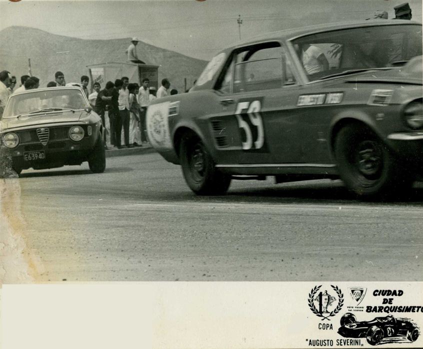 Barquisimeto '69 - El Mustang y el Alfa de Barbato x confirmar - Foto Ernesto Viso...69217[1].jpg